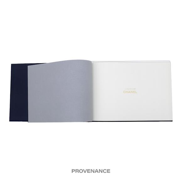 🔴 CHANEL Fine Jewelry Look Book - Hardcover Navy - Picture 5 of 11
